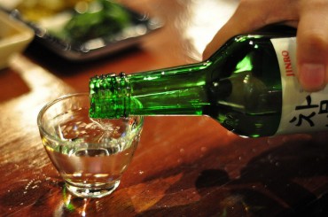 Using Soju to Wash Vegetables Can Reduce Germs, Bacteria