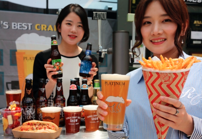 Hyundai Department Store Hosts 2016 Korea Craft Beer Show