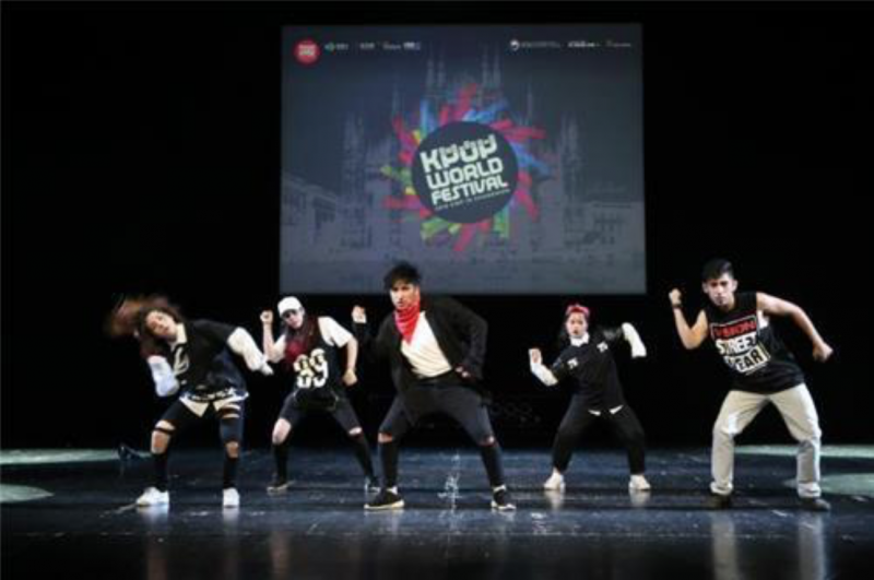Italians Compete to Perform in K-pop World Festival