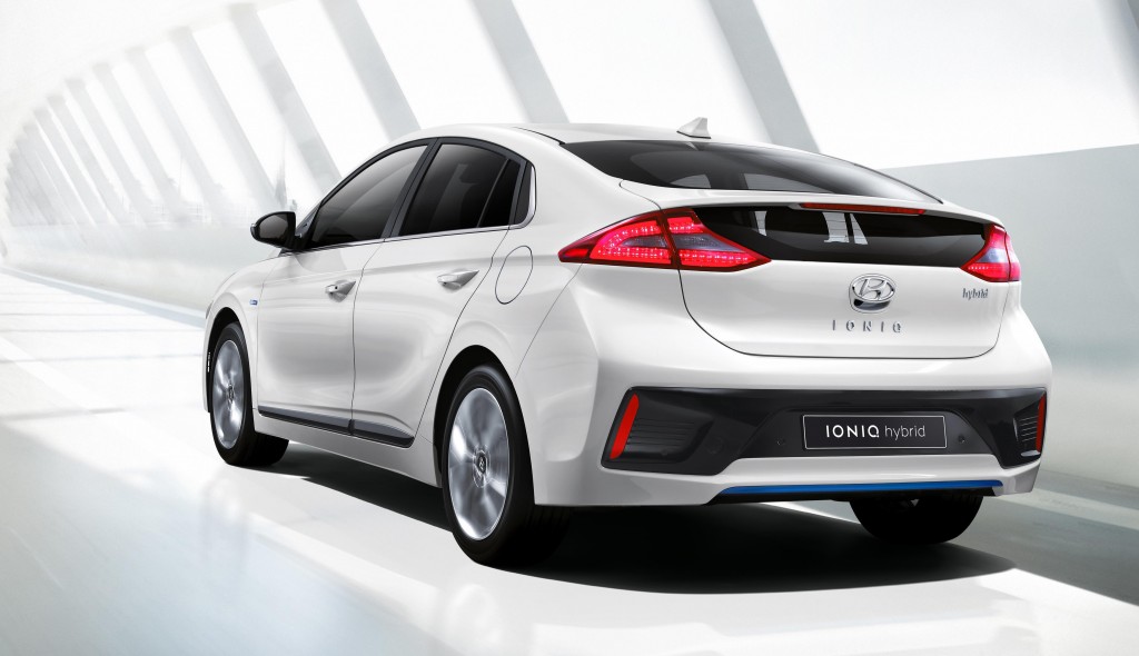 The Ioniq Hybrid showed the highest percentage with 66 percent of buyers choosing ‘Polar White’. The car is currently offered in eight different colors. (image: Hyundai Motor Company)