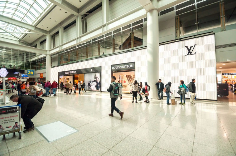 KT&G Tops Louis Vuitton in Airport Duty Free Sales
