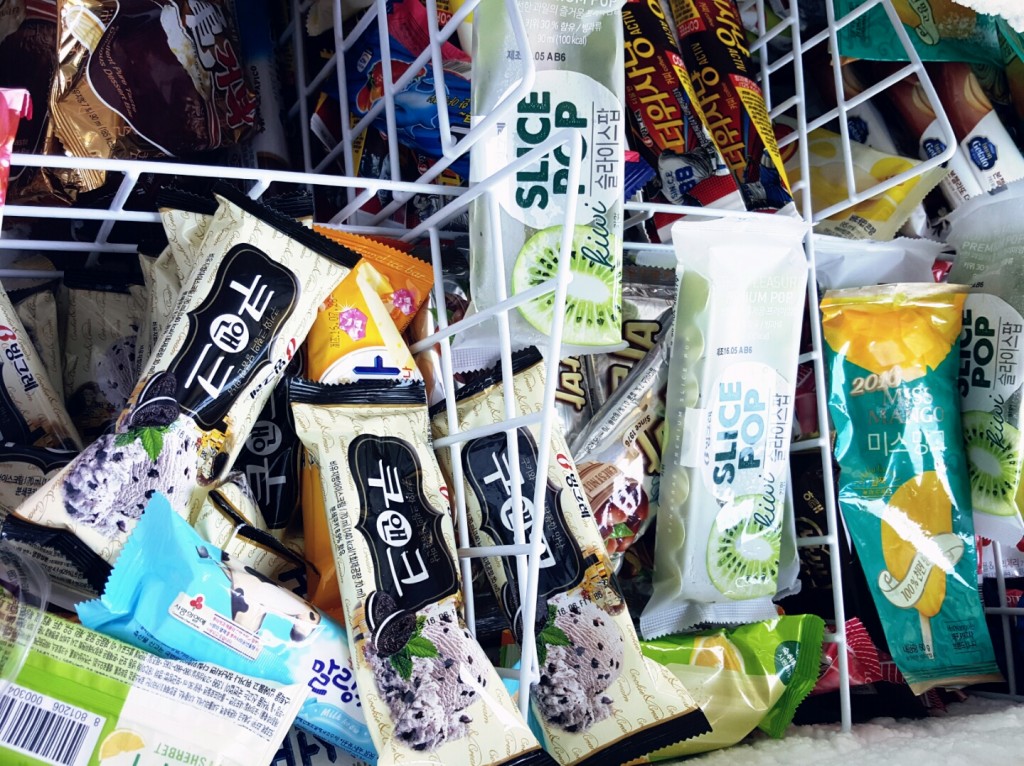 Industry watchers attributed the decline to the rapidly growing coffee market, an excessive price war by ice cream makers and a natural decrease in the number of customers stemming from the country's low birthrate. (image: KobizMedia/ Korea Bizwire)