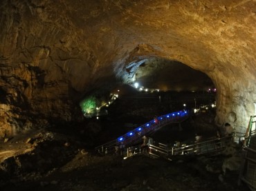 Korea’s Largest Limestone Cave a Popular Summer Attraction