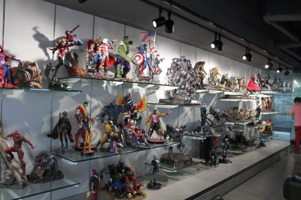 Toys and action figures were particularly popular, with men in their 30s accounting for 63 percent of all successful bidders. (image: Yonhap)