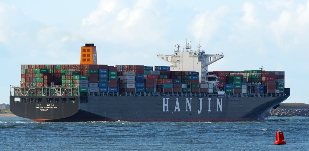 Hanjin Shipping's receivership sent ripples through the global shipping network with more than half of its ships stranded at sea out of fears that they may be seized by creditors. (image: Wikimedia)