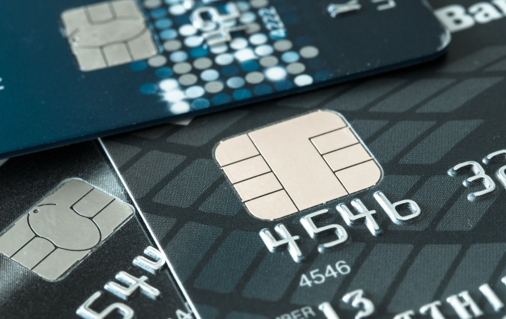 South Korean adults have an average of 3.4 credit cards, according to government data. (image: KobizMedia/ Korea Bizwire)