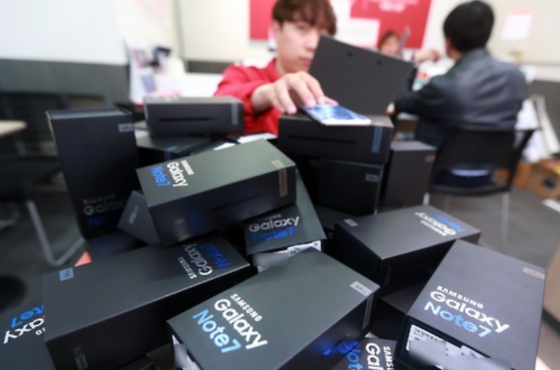 Thousands Hold on to Galaxy Note 7 in Korea