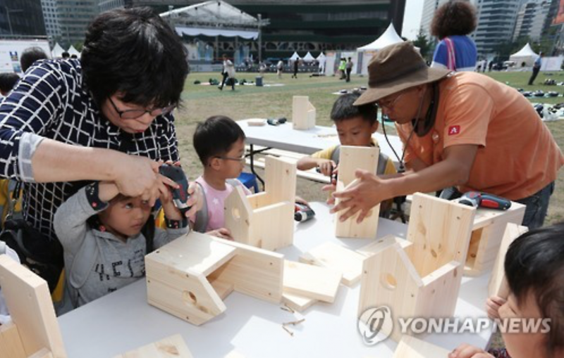 Learning Woodworking in Central Seoul