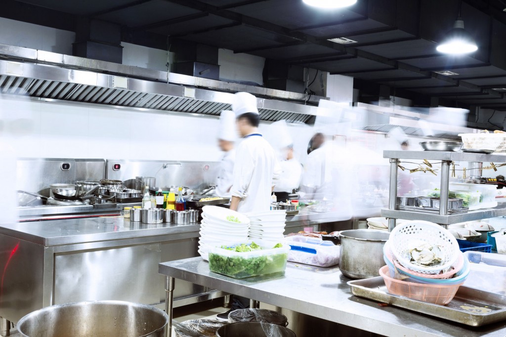 "The number of customers has fallen since the economy is not good. The restaurant business overall hasn't done well," an agency official said. (image: KobizMedia/ Korea Bizwire)