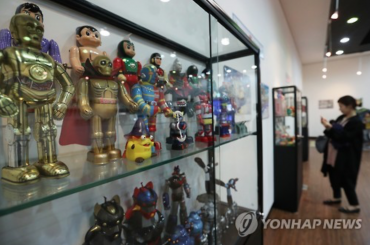 Seoul Exhibition Showcases Rare Cartoon Collectibles
