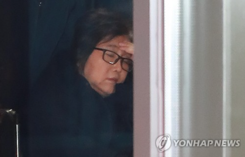 Prosecutors Raid Samsung over Choi Scandal