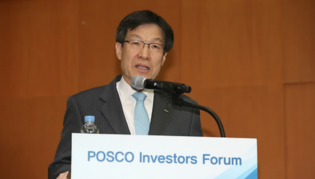 Kwon Oh-joon, chairman of the world's fifth-largest steelmaker POSCO, speaks at an investors' forum in Seoul on May 19, 2014. (image: Yonhap)