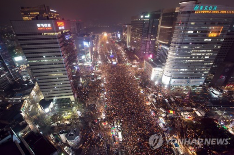 Korean Mass Protests Become “Smarter”