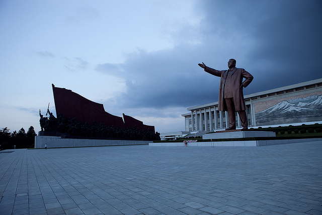 A statue of Kim Il-sung, the first supreme leader of North Korea, in Pyongyang. (image: Flickr/ Roman Harak)