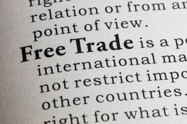 Pence Says Washington Will ‘Reform’ FTA with S. Korea
