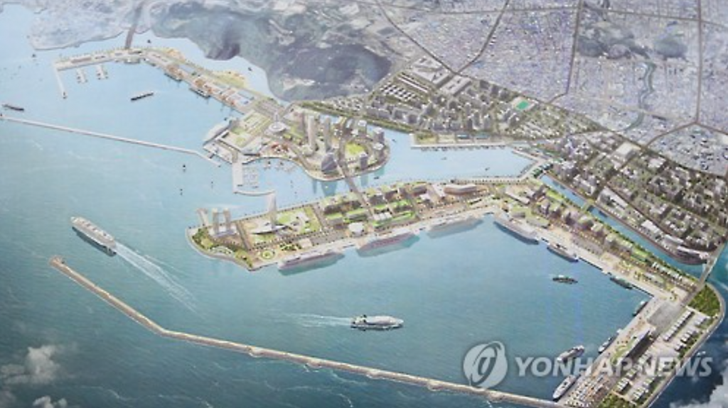 A total of 2.45 trillion won will be poured into building more cruise berths and sea walls at the port of Jeju by 2030. (image: Yonhap)