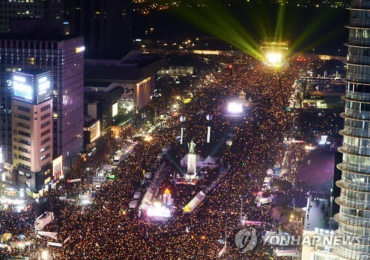 Thousands of S. Koreans File Suit against Park over Influence-Peddling Scandal
