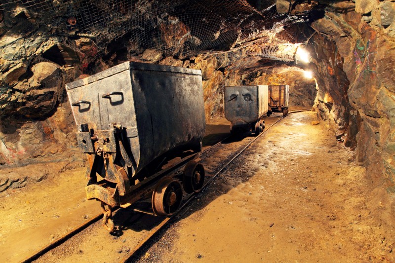Komet Reports 185 and 149.6 g/t Au from Grab Samples within the Guiro Mine