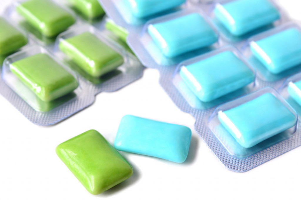 The latest move comes as a response to an evaluation by the Board of Audit and Inspection, which said that in order for “cavity prevention” to actually work, one must chew 12 to 28 pieces of xylitol chewing gum every day. (image: KobizMedia/ Korea Bizwire)