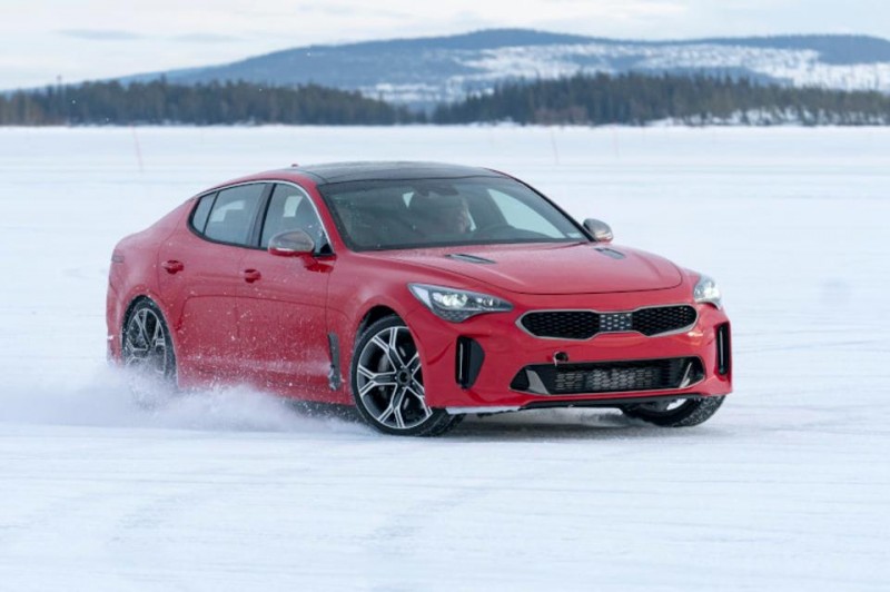Kia to Launch Stinger Sports Sedan in May, with Independent Badge