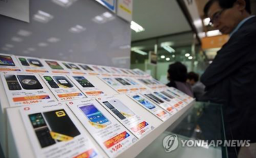 Middle-Aged, Elderly People Prefer Handsets from Budget Mobile Carriers: Data