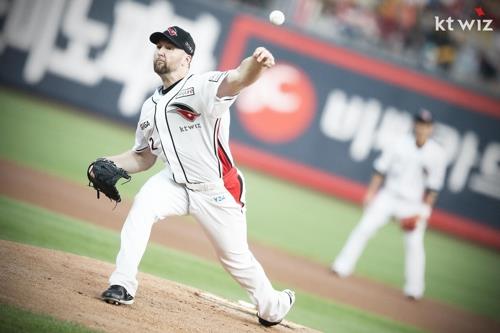 KT Wiz Rides Speedy Pitching to the Top of the KBO League