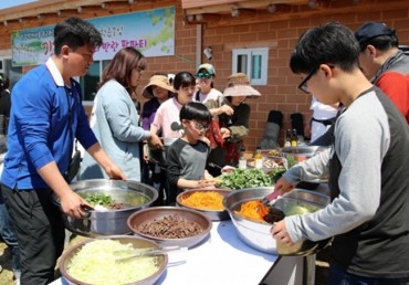 Social Events the Next Big Thing for South Korean Farmers
