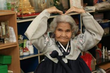 Thai Widow of Korean War Veteran Takes Korean Language Exam at 77