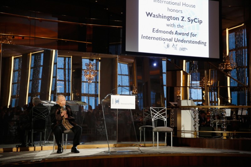 Asian Institute of Management Founder Washington SyCip Honored at 2017 International House Awards Gala for Outstanding Contributions in Leadership