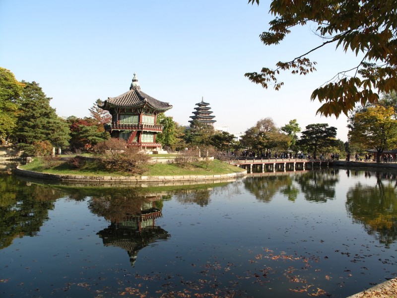 Historic Bridge in Gyeongbok Palace to Return to Original Site