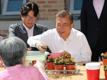 President Moon Pledges to Tackle Dementia