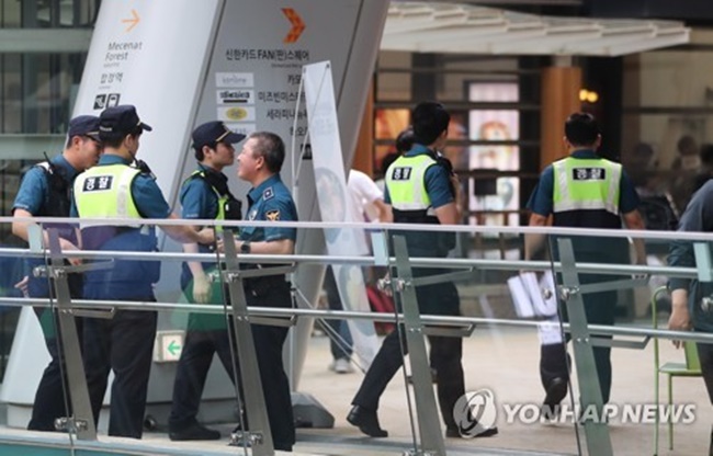 "A man with the same voice as the person who threatened to kill (the group's members) called the office at 11:30 a.m., claiming to have set up explosives at the showcase venue," a representative at Plan A Entertainment said. (Image: Yonhap)