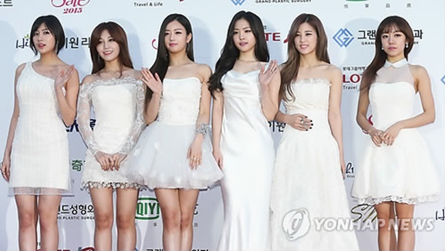 In this file photo, girl group Apink attends the High1 Seoul Music Awards in Seoul on Jan. 22, 2015. (Image: Yonhap)