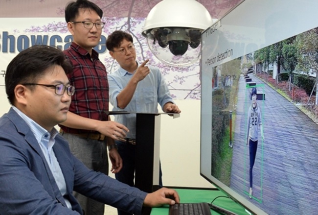When the new video surveillance system takes effect, it is expected to revolutionize the criminal justice process in South Korea as law enforcement agencies will then be able to identify and categorize vehicles in videos based on the color and the model while running the image and information of a culprit against CCTV footage to help track a moving vehicle carrying suspects. (Image: Electronics and Telecommunications Research Institute)