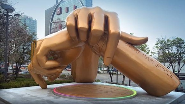 A number of South Korean municipal governments are facing criticism for wasting taxpayer money after commissioning public sculptures with controversial designs. (Image: Gangnam District)