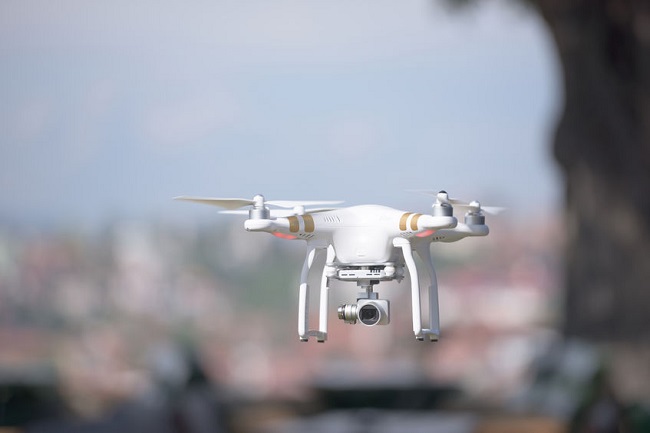 By reducing the need to commit massive human resources to extensive search operations, drones provide the benefits of saving time and labor, as well as reducing the opportunity cost for society that missing police officers might cause. (Image:Kobiz Media) 