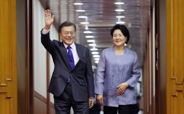 Moon’s Rating Rises amid Stern Response to N.K. Missile Launch, Brisk Diplomacy