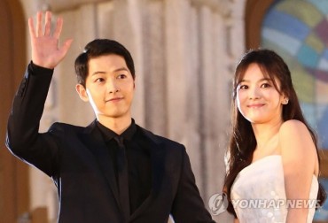 Descendants of the Sun Brings Capt. Yoo Shi-jin and Dr. Kang Mo-yeon Together… in Real Life