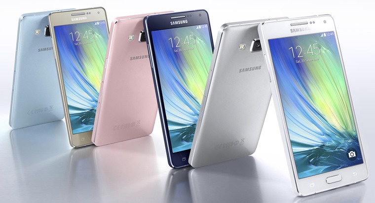 Samsung Electronics Co. on Wednesday showcased its mid-end Galaxy A7 smartphone, which comes with top-notch features adopted by its flagship models. (Image: Samsung Electronics)