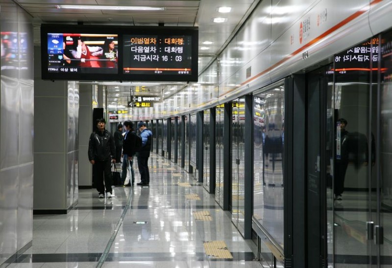 Seoul Government Contemplates 24-Hour Subway
