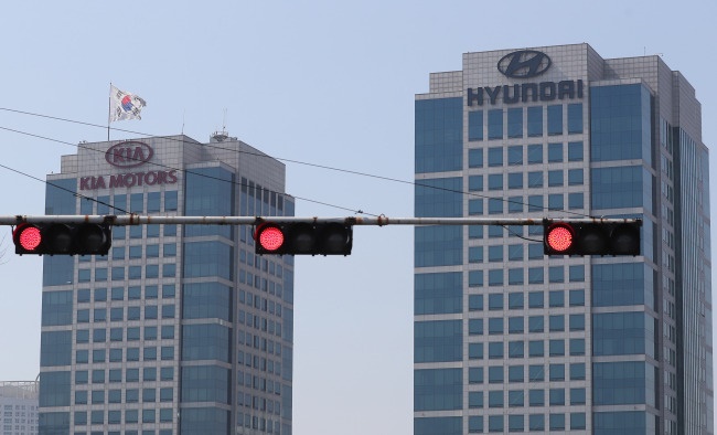 Next Thursday, the Seoul Central District Court will decide whether to count "regular" bonuses at the carmaker as part of basic wages, the court spokesman Kim Shin-yoo said over the phone. (Image: Yonhap)