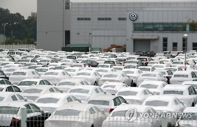 Concern over fine dust emissions and the rising price of diesel fuel are seeing gasoline cars bounce back in the South Korean automobile market. (Image: Yonhap)