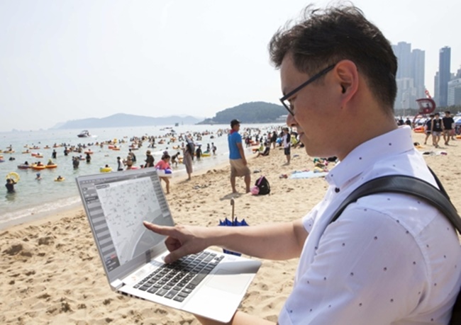 SK Telecom Uses Big Data to Count Haeundae Beachgoers