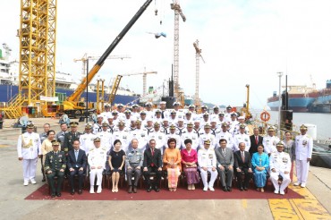 Daewoo Shipbuilding Hands Over Submarine to Indonesian Navy