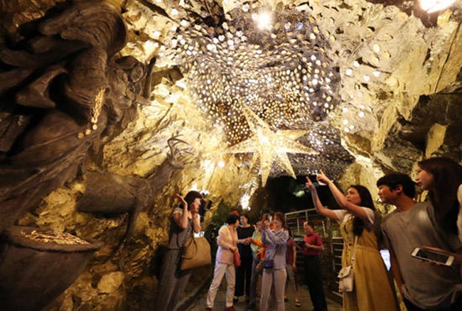 Dead Mine Gwangmyeong Cave Proves a Popular Tourist Attraction
