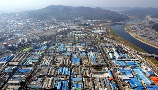 South Korea's industrial output rose at the fastest pace in six months in July on gains in cars and electronic devices, government data showed Thursday. (Image: Yonhap)