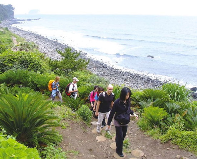 Majority of Koreans See Jeju Olle Trail Favorably