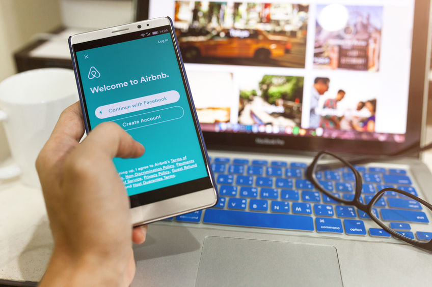 According to the Fair Trade Commission (FTC), AirBnB has failed to fully comply with the commission’s request to loosen its refund policy and provide a 100% refund for customers who cancel their reservation up to seven days before their booking date. (Image: Kobiz Media)