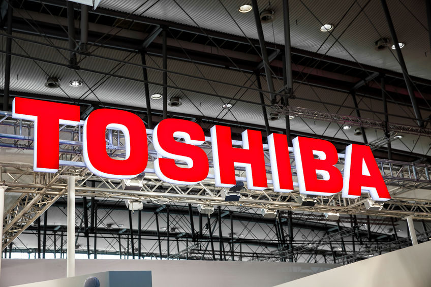Toshiba earlier decided to start negotiations on selling its memory business to the consortium including participants from South Korea, the United States and Japan. The companies also include Bain Capital, Apple Inc. and Dell Inc., and a handful of other tech firms. (Image: Kobiz Media)
