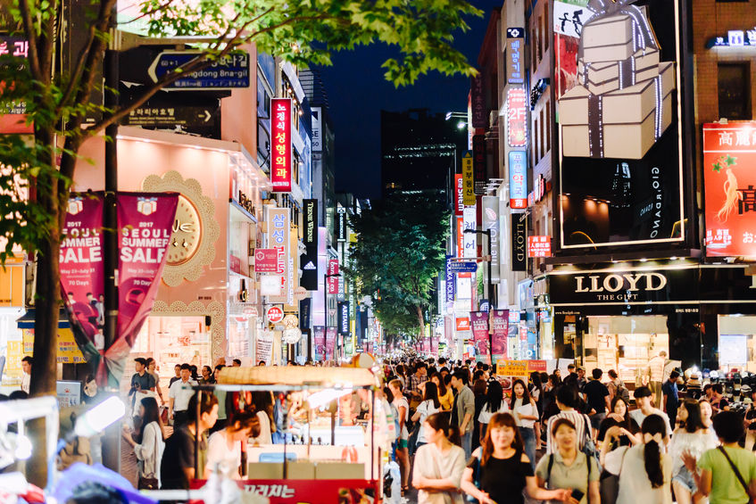 Reports of the economic damage caused by the lack of Chinese tourists on Myeongdong, a busy shopping district in central Seoul, continue to dominate the headlines of the South Korean media. (Image: Kobiz Media)